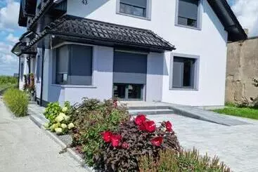 Pension Noclegi 24/h Leszczynek