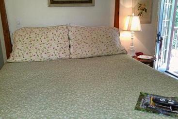 Hidden Springs Bed And Breakfast