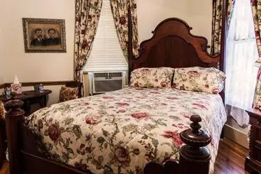 Hidden Springs Bed And Breakfast