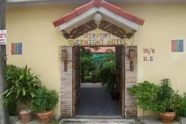 בית מלון כפרי Phuket Airport Overnight