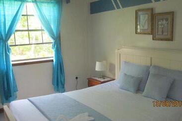 בית מלון כפרי Tropical Breeze Vacation Home And Apartments