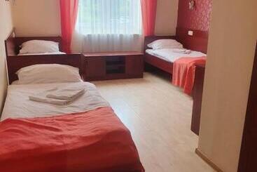 הוסטל Gościniec Zodiac