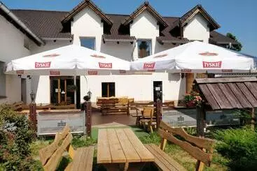 Retkeilymaja Zajazd Park