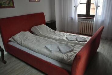 호스텔 Zajazd Pod Zamkiem