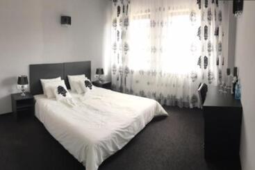 ベッドアンドブレックファースト Essenza Party Center