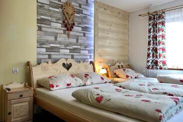 استراحتگاه Chatka U Hazy Regionalne Pokoje Zakopane