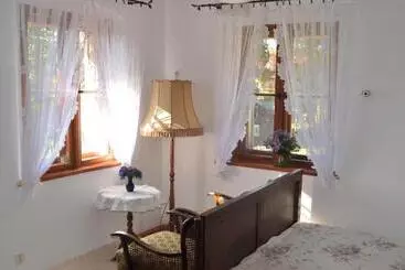 تختخواب و صبحانه Villa Nostalgia