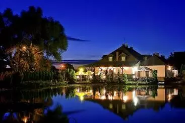 リゾートホテル Nad Stawem