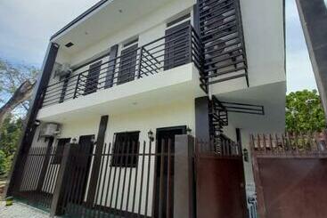 Bed and Breakfast Palawan Residence