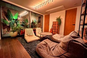 Пансион Hhzib, Homestay On A Hill In The Heart Of Seoul    Best Seoul Stay 2024  By Seoul