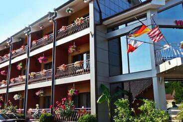 פנסיון Vila Fanica