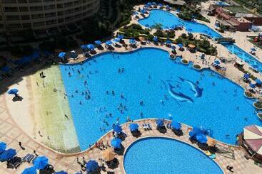 هتل آپارتمان Pirameds Porto For Family Only