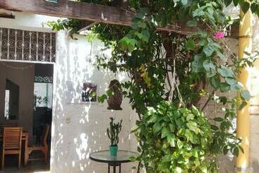 Hostel La Casa De Petra Food House