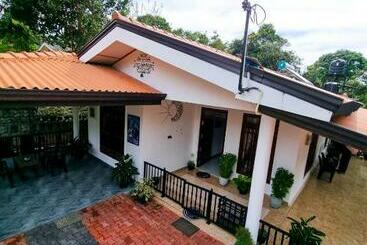 Bed and Breakfast Ivory Bloom Resort