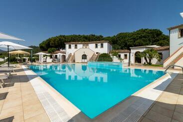 Апарт-отель Museddu Beach Residence