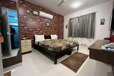 Hotel Pnr Tarus