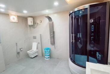 هتل V Square Airport