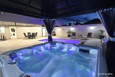 Bed & Breakfast סוויטת שרדונה