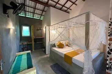 Bed and Breakfast Midigama Inn