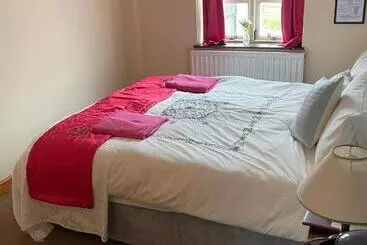 هتل The Crown Inn Longtown