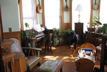 민박 Hugging Bear Inn