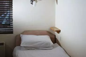 تختخواب و صبحانه Tennyson Court