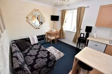 Bridle Lodge Apartments