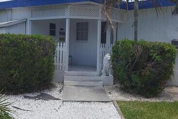 Floating Sea Cove Resort & Marina