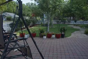 Granbury Gardens Bed And Breakfast