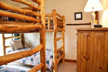 Отель Saddlewood By Ski Village Resorts