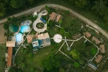 هتل Safari Adventure Lodge
