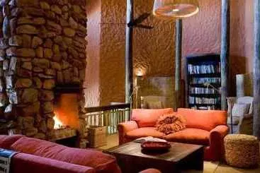 בית מלון כפרי The Motse   Tswalu Kalahari Luxury Private Game Reserve