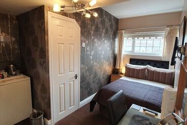 پانسیون Beechwood Guest House