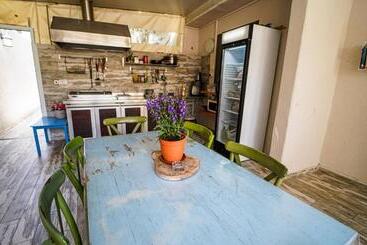 민박 עדנת האוהבים סוויטות מקסימות ליד הכנרת עם בריכה משותפת