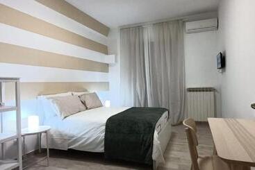 تختخواب و صبحانه Fifth Floor