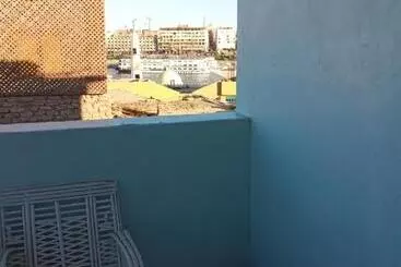 تختخواب و صبحانه Rose House