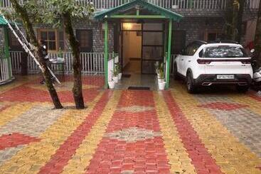 Cedar Woods Resort By Heyan Hotels