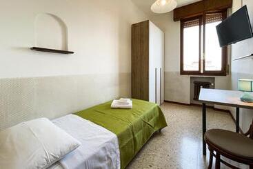 پانسیون Casa Gramsci   Affitti Brevi Italia