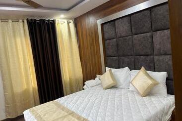 Hotel Shailja & Ad Continental Restaurant