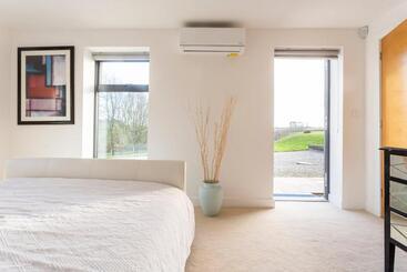 ペンション The Retreat, Sauna & Hot Tub, Charming & Cosy Gem