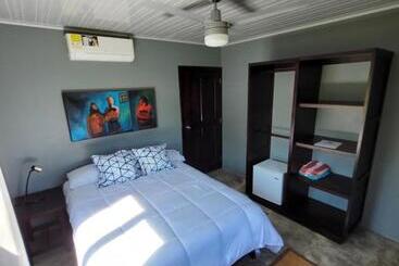 הוסטל The Inn At Punta Mala