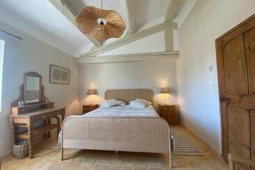 مبيت وإفطار La Paradoune 3