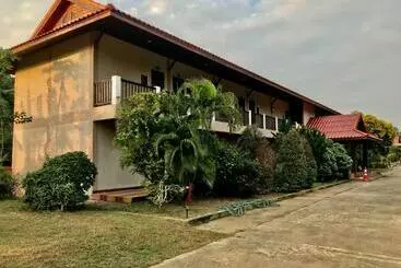 Szálloda ไดมอนด์โรส ริเวอร์ไซด์ รีสอร์ท