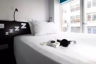 هتل Rezz Dublin