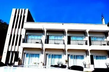ホテル Royal Suites By Park Tree, Chakki Mor