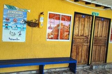 הוסטל Hospedar Frente Al Aeropuerto