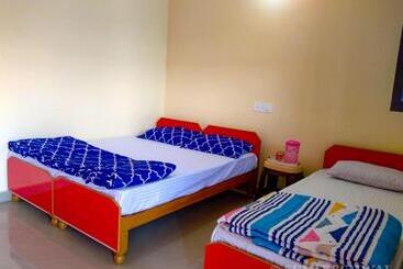 Heera Bed & Breakfast By Stayapart