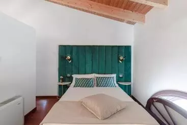 هتل آپارتمان Torre Capranica