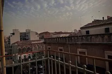 تختخواب و صبحانه Tra L Etna E Il Mare Via Oberdan