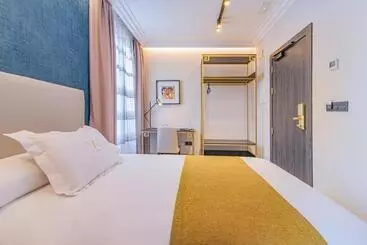 ホテル Vesci Faventia